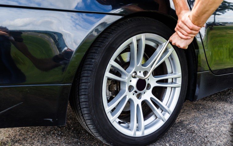 How to change a tyre